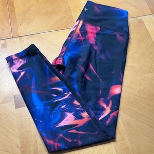 Old Navy Active High-Rise Leggings in Red and Blue